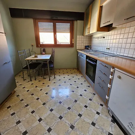 Mobilierte Monteuerswohnungen Mit 6 Betten Stuttgart, Boeblingen, Reutlingen, - Gaiern2 Apartment