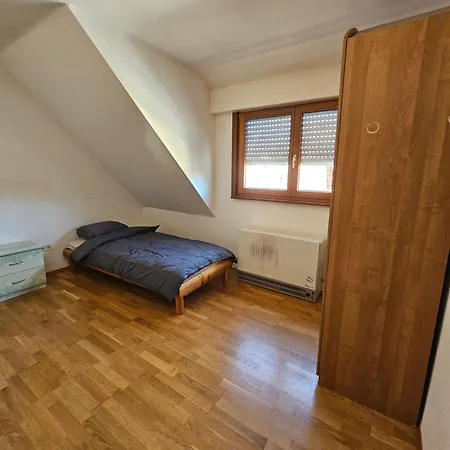 Mobilierte Monteuerswohnungen Mit 6 Betten Stuttgart, Boeblingen, Reutlingen, - Gaiern2 Apartment *